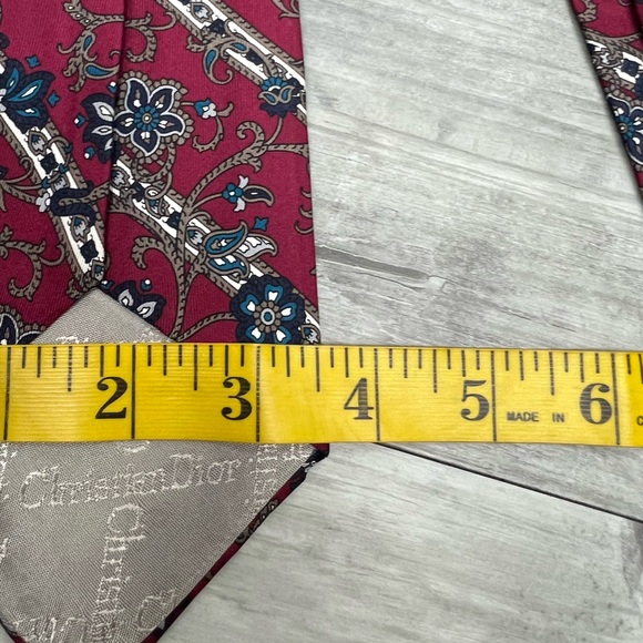 Christian Dior Red w/ Tan, White & Navy Paisley Silk Tie - Picture 4 of 4